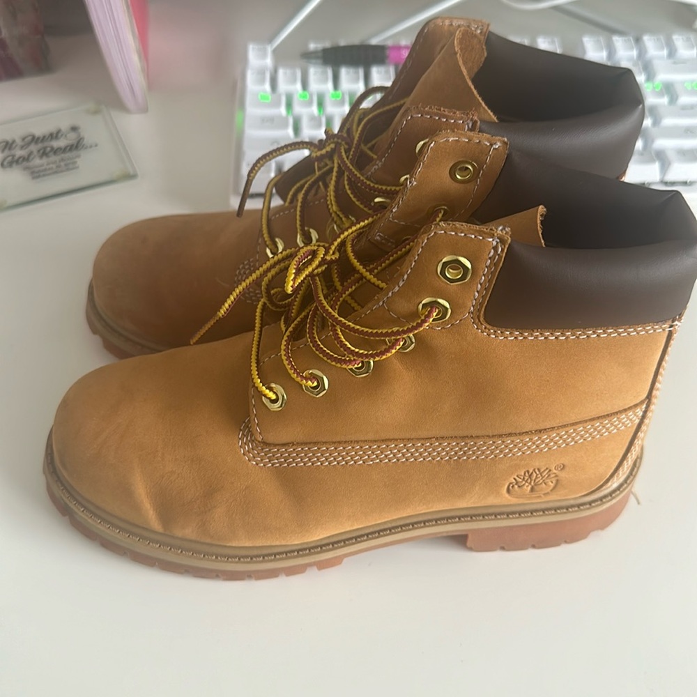 Timberland Size 3 Wheat